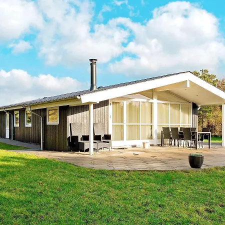 Three-bedroom Holiday In 35 Semesterbostad