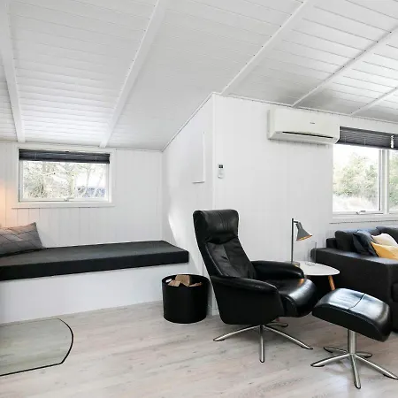 Semesterbostad Three-bedroom Holiday In 35 Blåvand