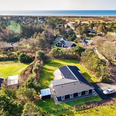 Semesterbostad Three-bedroom Holiday In 35 Blåvand