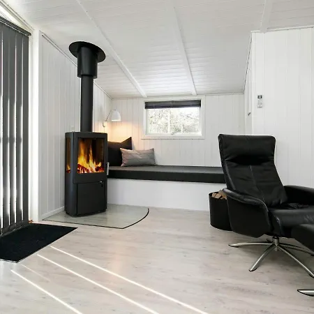 Three-bedroom Holiday In 35 Semesterbostad